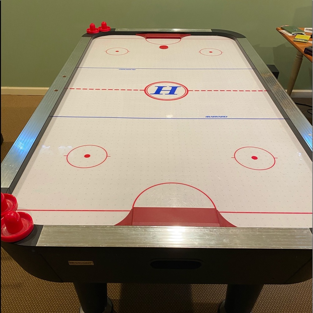 AIR HOCKEY TABLE